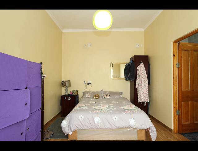 7 BEDROOM HOUSE FOR SALE IN WALMER ESTATE